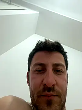 Snapshot of emredenizz07 chatting on 10.10.25 emredenizz07 online show from 10.10.25