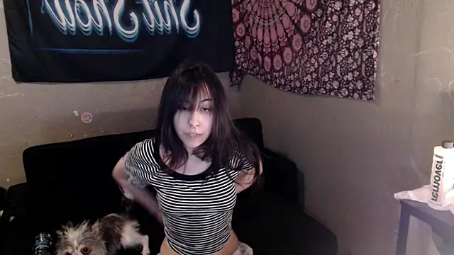 Snapshot of London_Ray chatting on 04.19.26 London Ray online show from 04.19.26