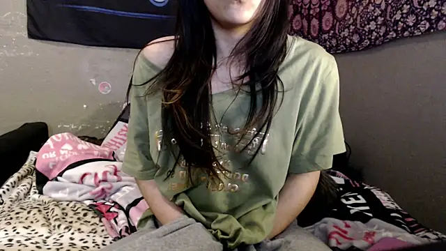 Snapshot of London_Ray chatting on 05.10.26 London Ray online show from 05.10.26