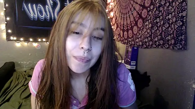 Snapshot of London_Ray chatting on 06.15.26 London Ray online show from 06.15.26