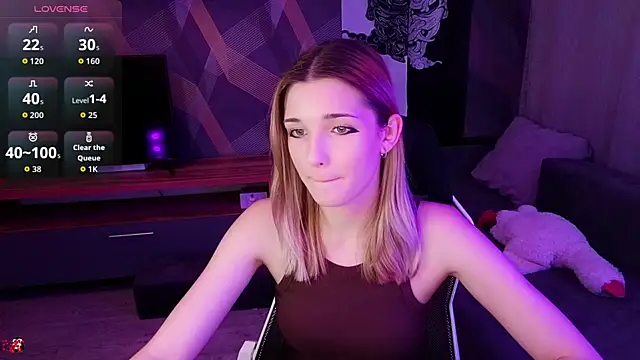 Sandy Belle online show from 09.20.25