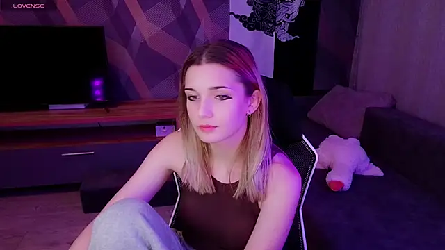 Sandy Belle online show from 09.30.25