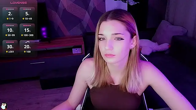 Sandy Belle online show from 10.04.25