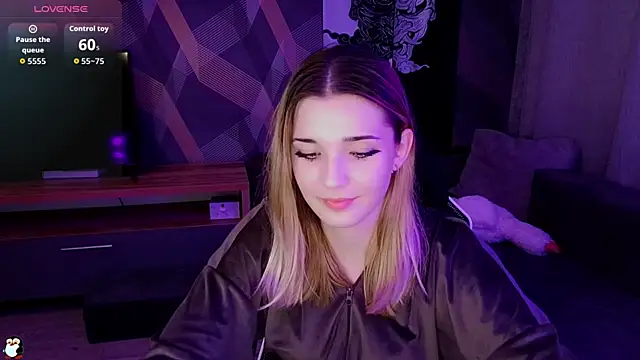 Sandy Belle online show from 10.09.25