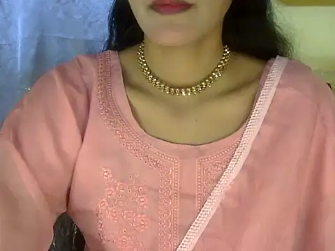 Snapshot of zara_Khan0 chatting on 09.28.25 zara Khan0 online show from 09.28.25