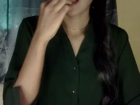 Snapshot of zara_Khan0 chatting on 10.02.25 zara Khan0 online show from 10.02.25