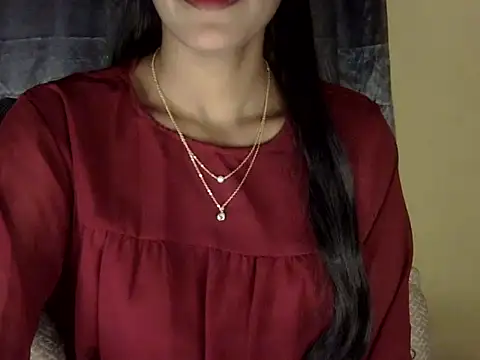 Snapshot of zara_Khan0 chatting on 10.11.25 zara Khan0 online show from 10.11.25