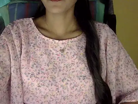 Snapshot of zara_Khan0 chatting on 10.14.25 zara Khan0 online show from 10.14.25