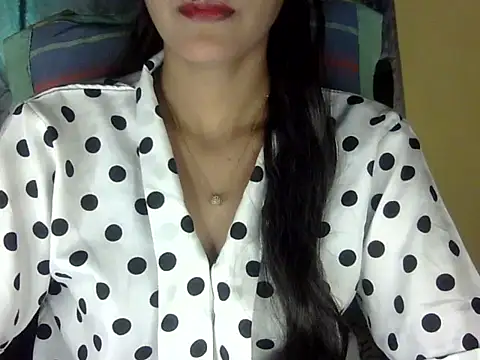 Snapshot of zara_Khan0 chatting on 10.17.25 zara Khan0 online show from 10.17.25