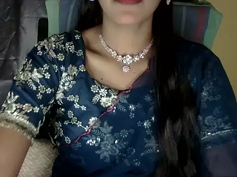 Snapshot of zara_Khan0 chatting on 10.19.25 zara Khan0 online show from 10.19.25
