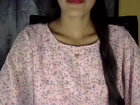 Snapshot of zara_Khan0 chatting on 10.27.25 zara Khan0 online show from 10.27.25