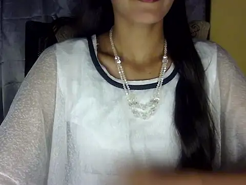 Snapshot of zara_Khan0 chatting on 10.28.25 zara Khan0 online show from 10.28.25