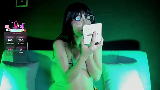 madiixwatson online show from 10.09.25