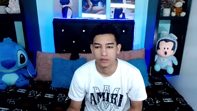 Snapshot of x_oliver_x chatting on 10.09.25 x oliver x online show from 10.09.25