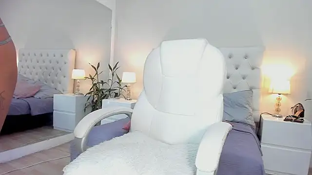 Snapshot of ScarlettGonzalez_ chatting on 10.25.25 ScarlettGonzalez  online show from 10.25.25