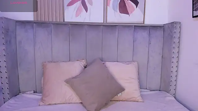 Seshat Hitt online show from 09.25.25