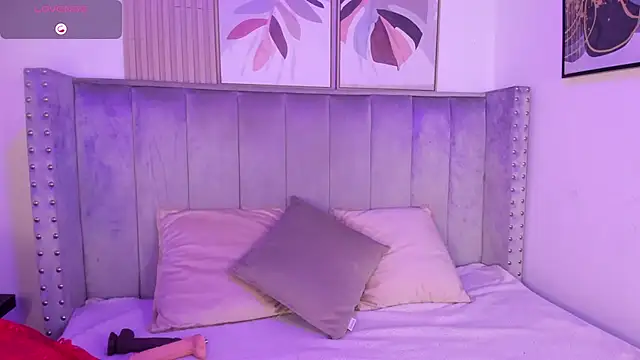 Seshat Hitt online show from 09.27.25