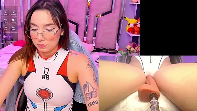 NicoleFerrel online show from 09.17.25