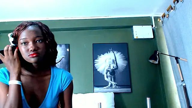 Evaa 18 online show from 09.24.25