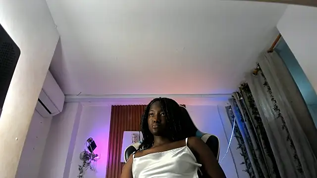 Evaa 18 online show from 12.03.25