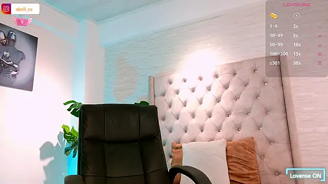 Abrill cute online show from 10.10.25