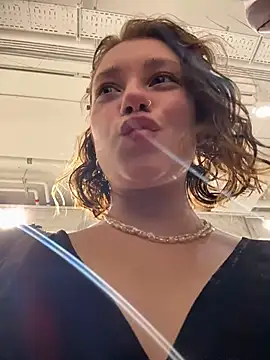 lucy-joy online show from 10.05.25