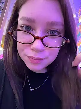 lucy-joy online show from 03.04.26