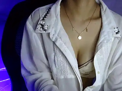 Snapshot of Shizuka_11 chatting on 09.28.25 Shizuka 11 online show from 09.28.25