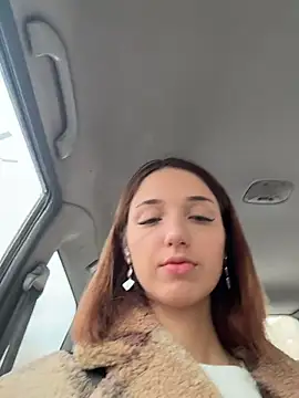 DollyTall online show from 11.02.25