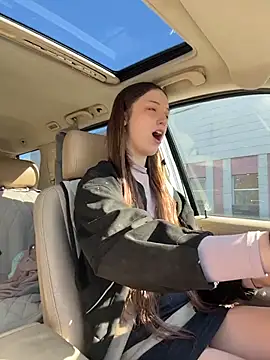 DollyTall online show from 03.29.26