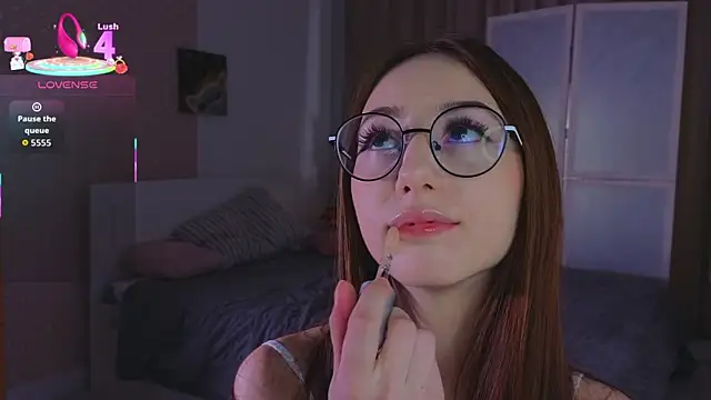 AvrilLeMell online show from 10.18.25