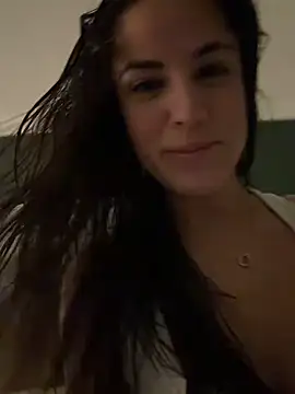 Snapshot of heyitsmadig chatting on 10.08.25 heyitsmadig online show from 10.08.25