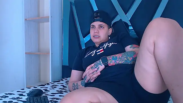 karla sexy21 online show from 10.31.25