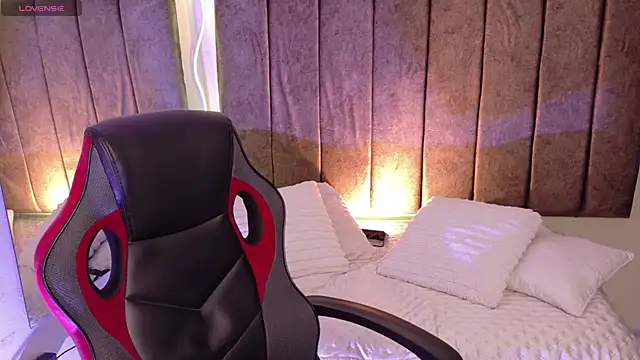 Megan  cole1 online show from 10.08.25