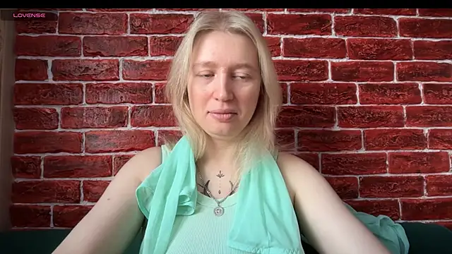 CitrusBlissss online show from 11.03.25