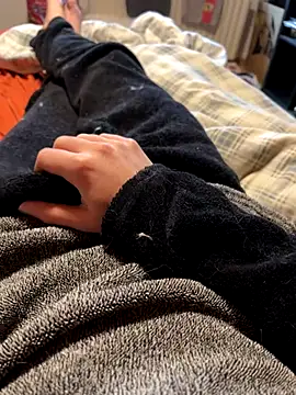 Snapshot of mas20043 chatting on 11.16.25 mas20043 online show from 11.16.25