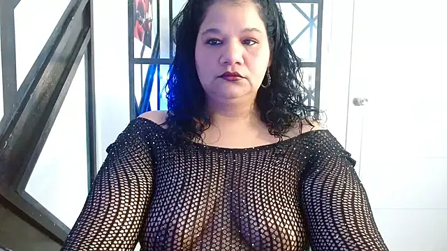 Snapshot of May_fk chatting on 09.11.25 May fk online show from 09.11.25