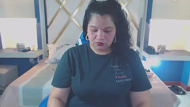 Snapshot of May_fk chatting on 10.02.25 May fk online show from 10.02.25