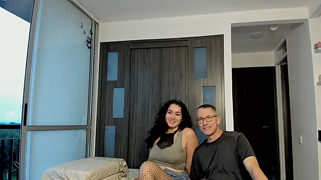 Snapshot of Vivi_Jacko chatting on 10.20.25 Vivi Jacko online show from 10.20.25