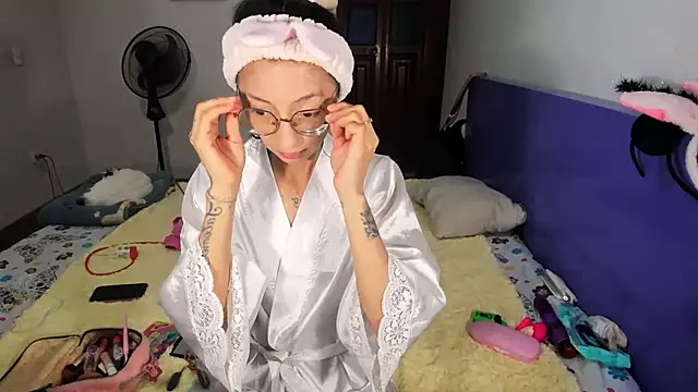 Anais lux online show from 04.06.26