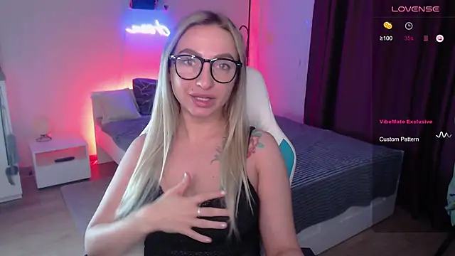 Bunny Butt  online show from 01.15.26