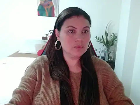 Secret Bella online show from 10.04.25