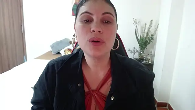 Secret Bella online show from 10.11.25