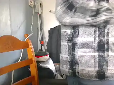 Snapshot of hefin18 chatting on 01.27.25 hefin18 online show from 01.27.25