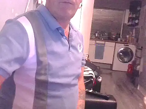 Snapshot of hefin18 chatting on 02.05.25 hefin18 online show from 02.05.25