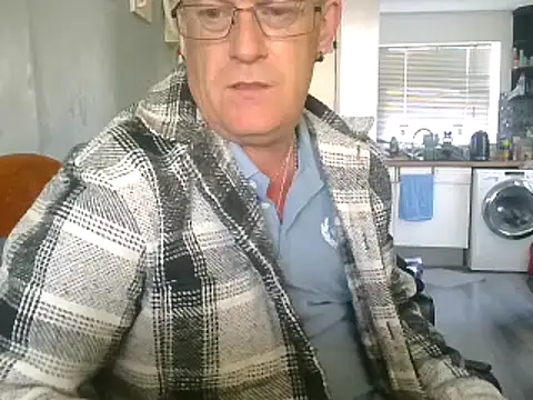 Snapshot of hefin18 chatting on 02.07.25 hefin18 online show from 02.07.25