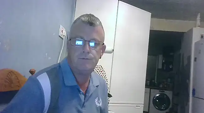 Snapshot of hefin18 chatting on 02.20.25 hefin18 online show from 02.20.25