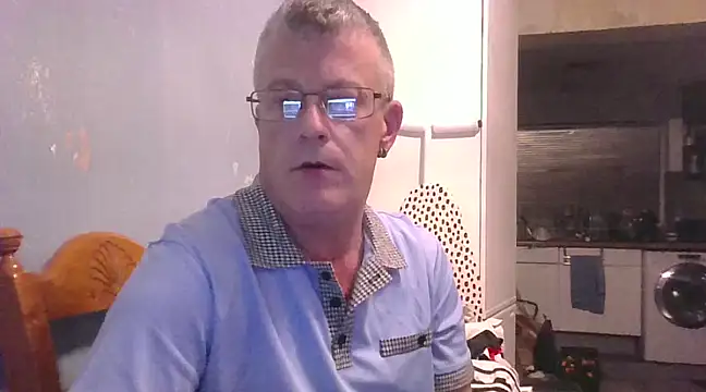 Snapshot of hefin18 chatting on 03.06.25 hefin18 online show from 03.06.25