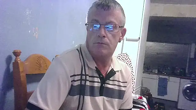 Snapshot of hefin18 chatting on 03.13.25 hefin18 online show from 03.13.25