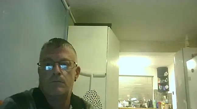 Snapshot of hefin18 chatting on 03.20.25 hefin18 online show from 03.20.25